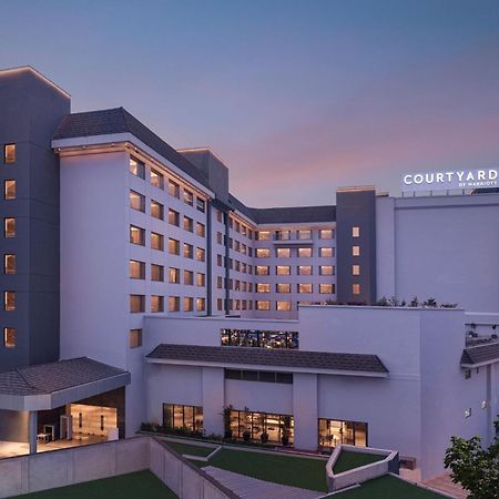 Отель Courtyard By Marriott Шиллонг Экстерьер фото