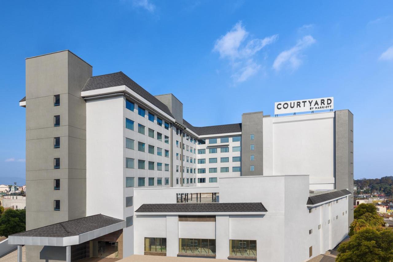 Отель Courtyard By Marriott Шиллонг Экстерьер фото